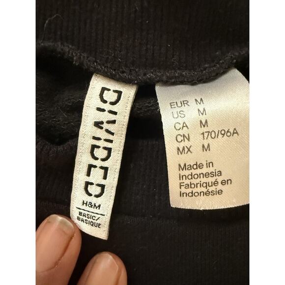 Disney H&M Sweatshirt Womens Medium Black Mickey Mouse Crewneck Pullover Divided - Picture 3 of 7